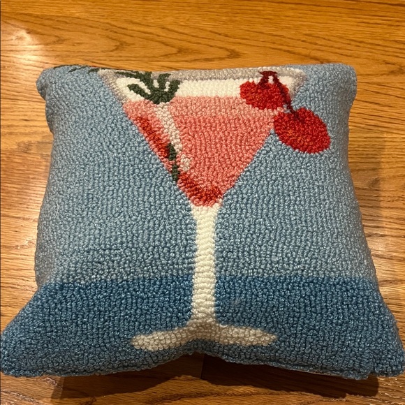 Other - Blue Holiday Pillow with Cocktail martini Design nwt hooked